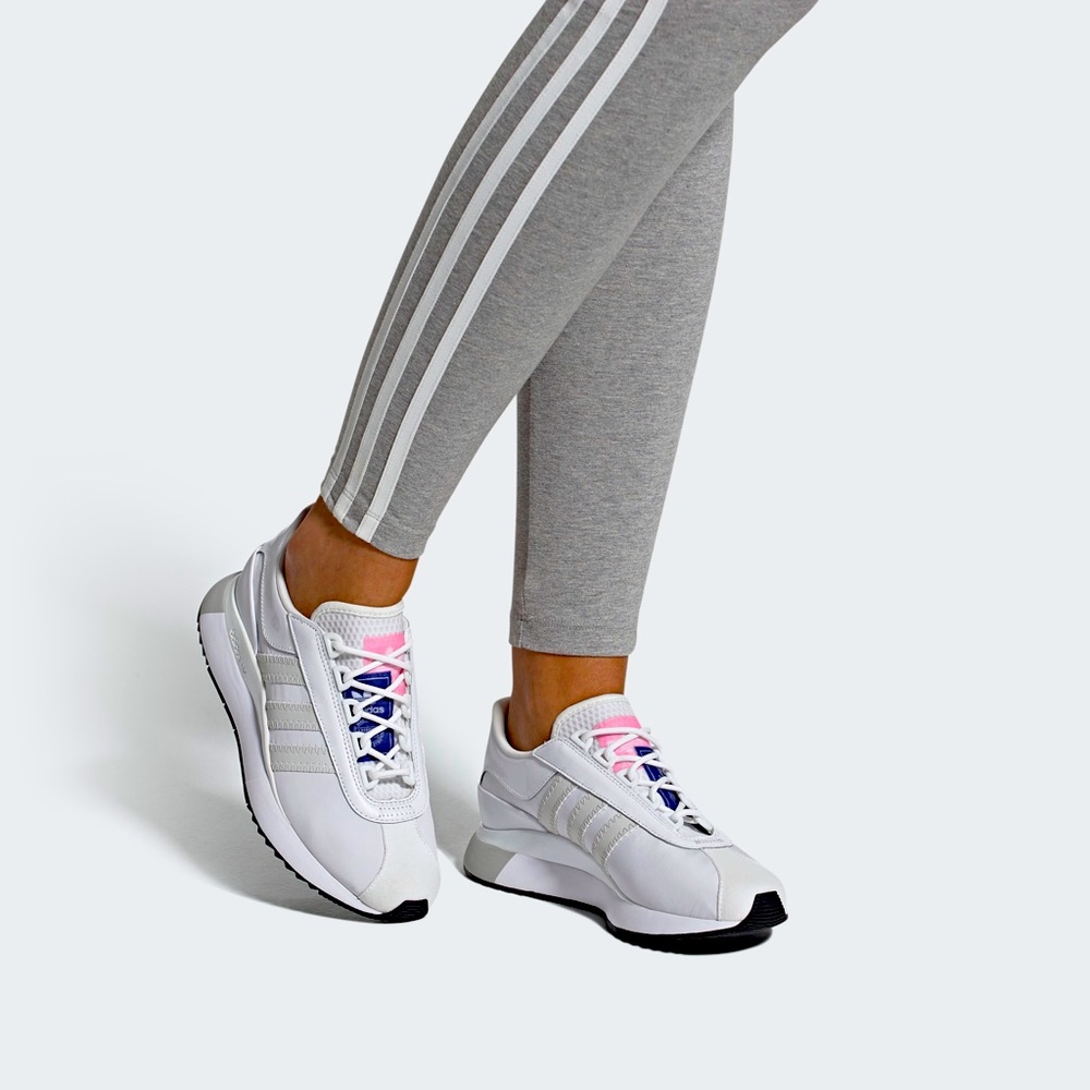 New- ADIDAS ANDRIDGE SHOES
Cloud White/Grey/Cor…